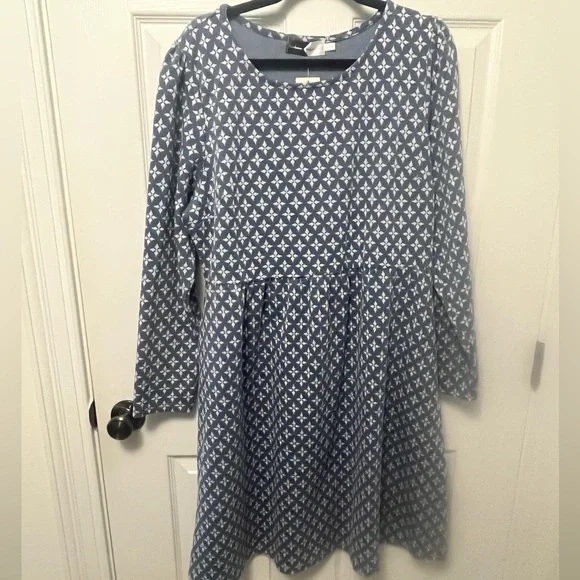 ❄️ Blue and White Piper & Scoot Dress - Picture 2 of 5